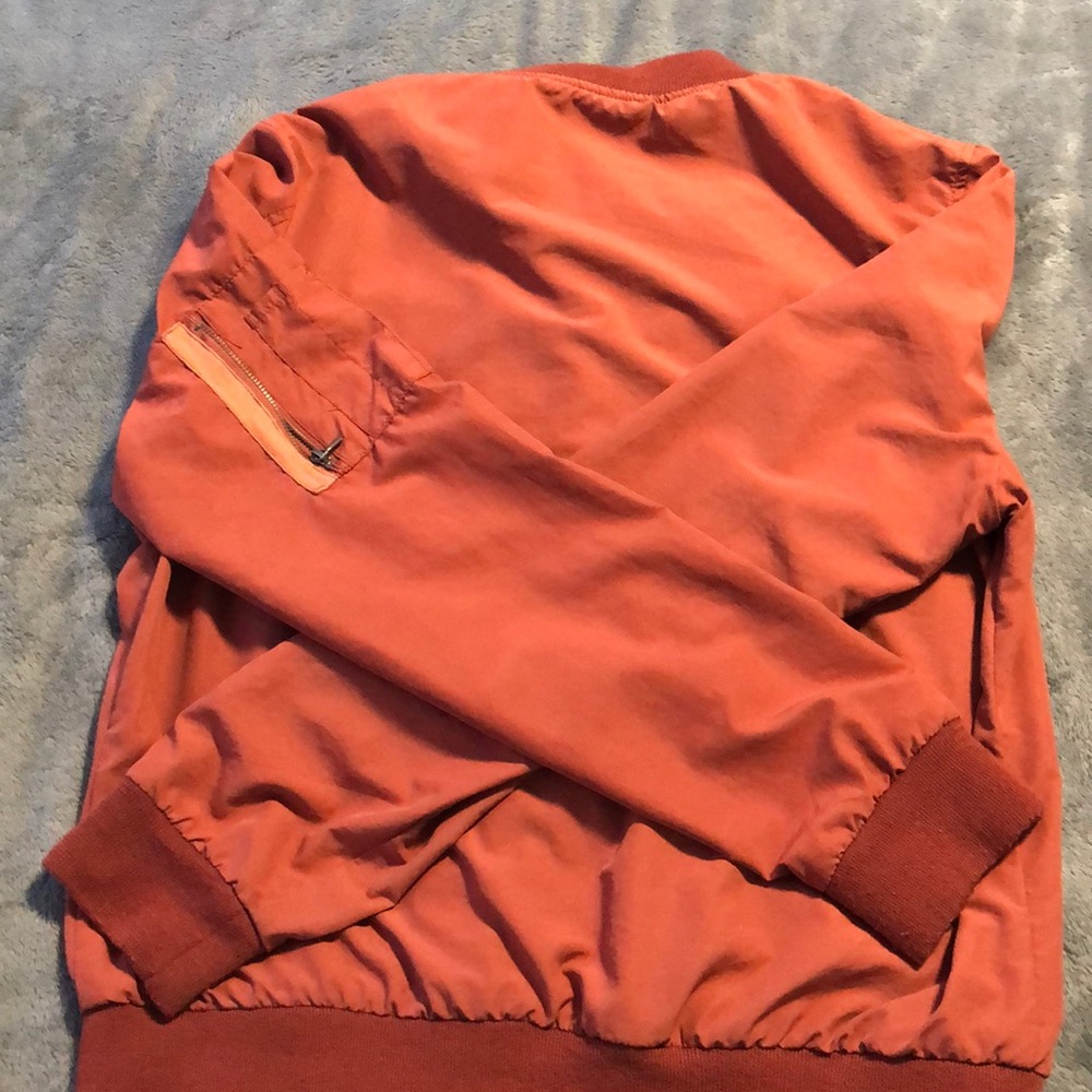 Windbreaker - Picture 5 of 5